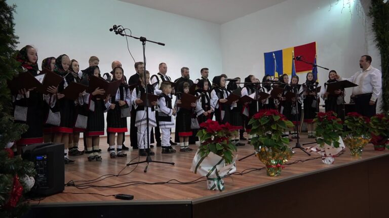 Straja a găzduit cu multă căldură cea de-a IX-a ediție a Concertului de colinde „Hristos se naște, slăviți-L”: „Tradițiile noastre să fie păstrate, iar colindele să răsune în fiecare casă din Straja”