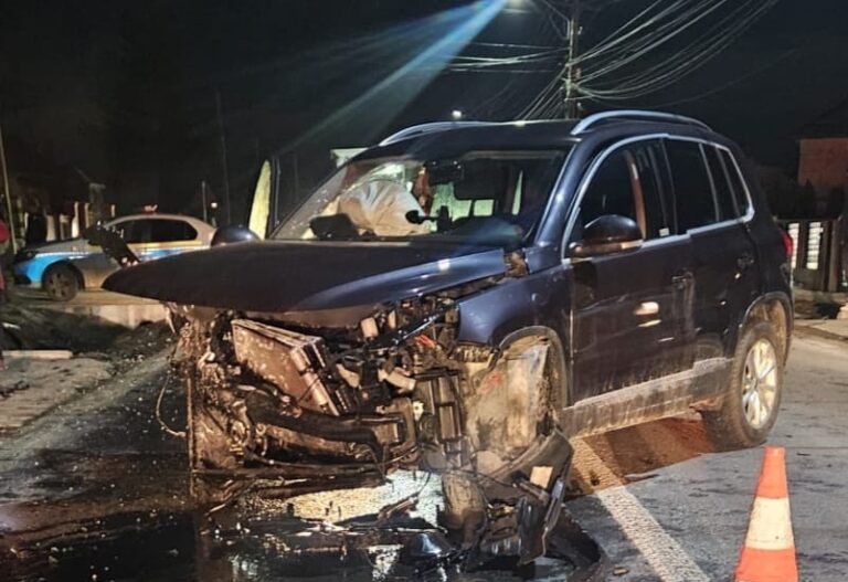 Carambol între trei mașini produs la Salcea de o șoferiță. Două persoane au fost rănite