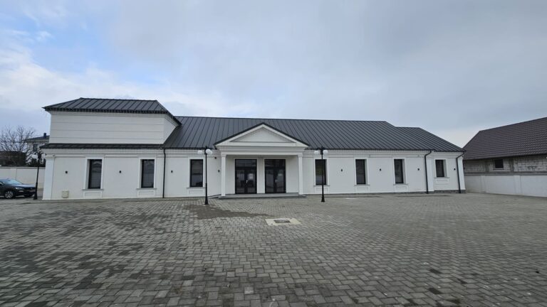 Căminul Cultural din Ipotești, reabilitat și modernizat, devine un simbol al comunității: „Căminul Cultural din Ipotești este mai mult decât o clădire. Este locul unde tradițiile noastre se vor păstra și transmite mai departe”