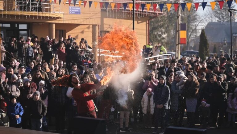 Sute de spectatori au fost prezenți la Festivalul de Datini și Obiceiuri de la Baia