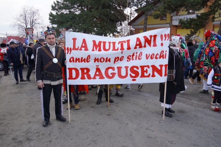 Festivalul Obiceiurilor de Iarnă pe stil vechi de la Drăgușeni, un spectacol al tradițiilor autentice: „La Drăgușeni, tradițiile nu doar că se păstrează, ci se trăiesc cu intensitate”