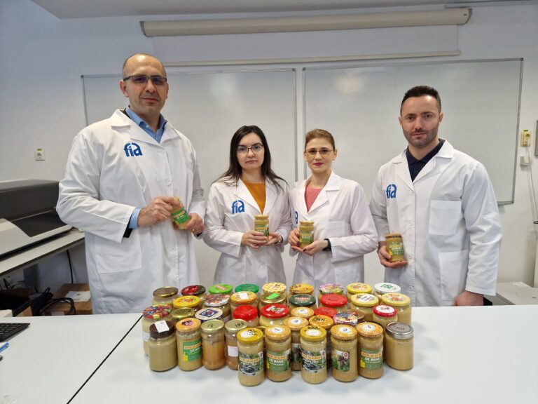 Cercetătorii de la USV au stabilit că mierea de mană și mierea polifloră montană din județul Suceava sunt similare sau mai bune decât mierea de manuka