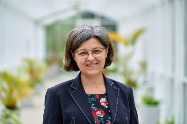 Prof. univ. dr. ing. Gianina Laura Bouriaud, directorul CSUD al USV, a fost selectată în Consiliul Naţional de Etică a Cercetării Ştiinţifice, Dezvoltării Tehnologice şi Inovării