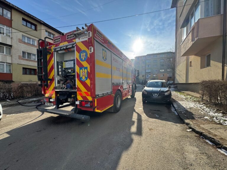 Incendiu izbucnit într-un apartament din Obcini de la un scurtcircuit produs la frigider