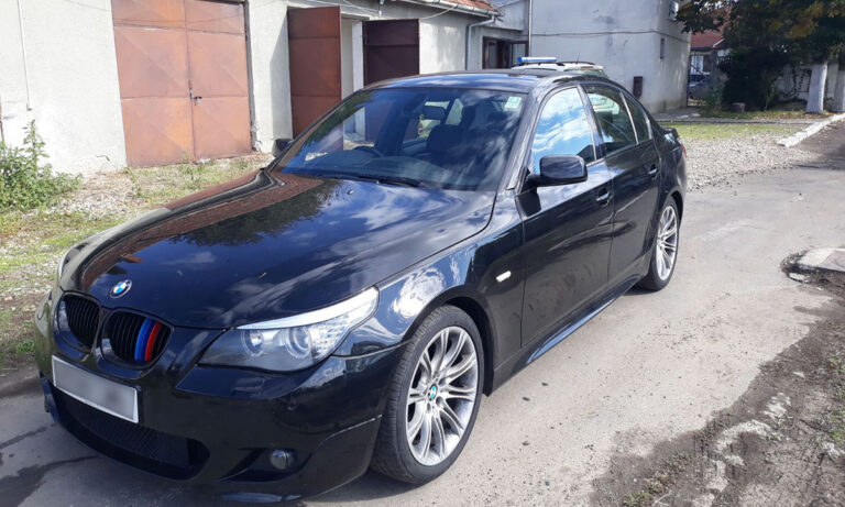 O suceveancă și-a reclamat la Poliție fostul soț pentru că i-a furat BMW-ul