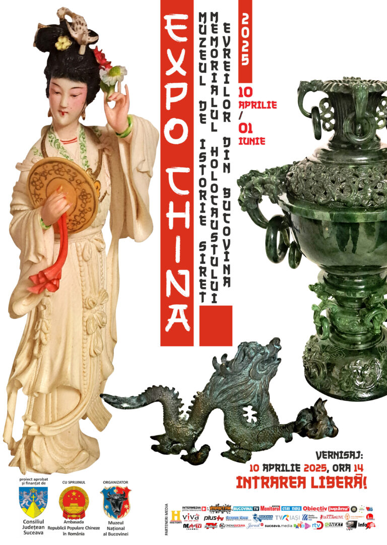 72 de exponate reprezentând artă chinezească din jad, fildeş, porţelan, lac, cloisonne, bronz, tapiserii și tablouri sunt expuse la Muzeul de Istorie Siret – Memorialul Holocaustului Evreilor din Bucovina