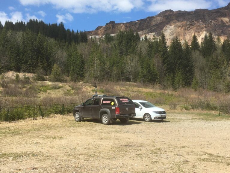 Majoritatea traseelor turistice din zona montană a județului Suceava pot fi practicate în condiții de vară