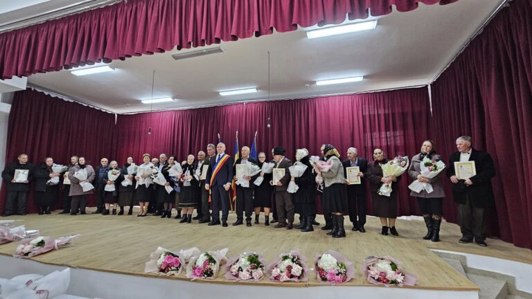 Respect și recunoștință pentru o viață împreună. 18 cupluri de aur sărbătorite la Vicovu de Sus: „Datorită dumneavoastră, Vicovu de Sus este astăzi un oraș cu oameni gospodari, cu valori solide”