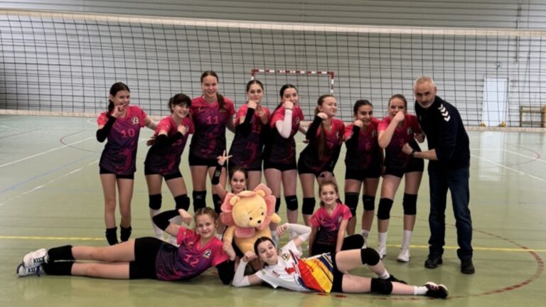 Echipa de volei fete a Școlii Gimnaziale „Ion Creangă” Suceava calificată la Etapa Națională a Olimpiadei Naționale a Sportului Școlar