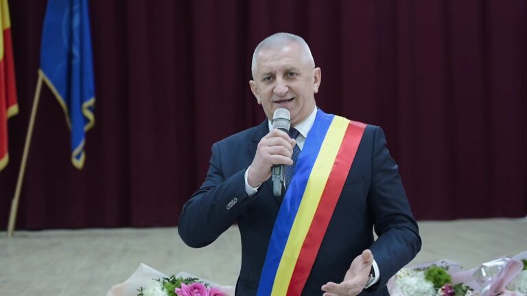 Primarul Vasile Iliuț asigură continuitatea investițiilor din Vicovu de Sus: „Vă transmit clar și responsabil: toate proiectele aflate în derulare în Vicovu de Sus continuă”