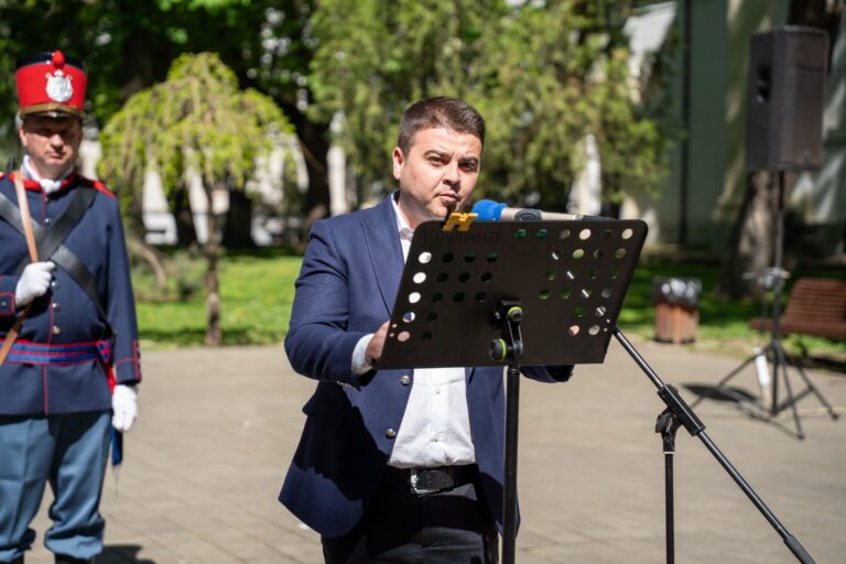 Președintele CJ Suceava, Gheorghe Șoldan, a marcat Ziua Veteranilor de Război la Monumentul Eroilor din centrul orașului