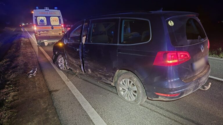 Șapte copii și doi adulți au fost răniți într-un accident produs la Dănila