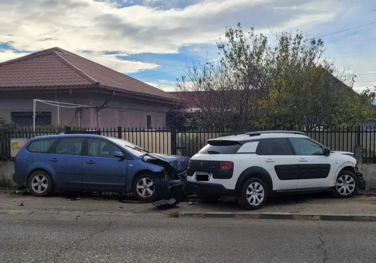 Accident produs în Udești de un șofer băut, care a lovit o mașină parcată în fața unei locuințe
