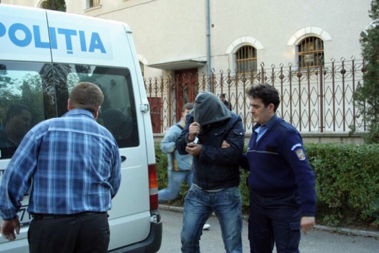 Doi indivizi au fost arestați preventiv după ce au sechestrat o tânără din Berchișești și au violat-o
