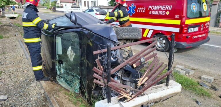 Un BMW scăpat de sub control, distrus într-un accident produs la Straja
