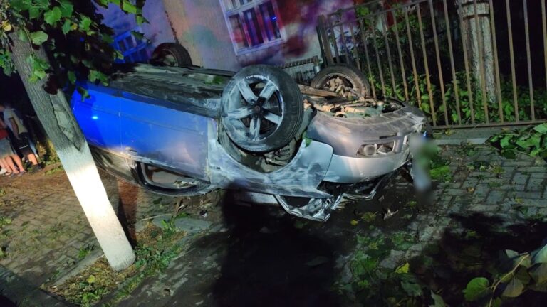 Accident produs la Vama de un bătrân care s-a urcat beat la volan