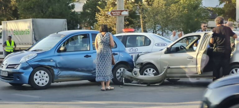 Două femei au fost rănite într-un carambol produs la Șcheia