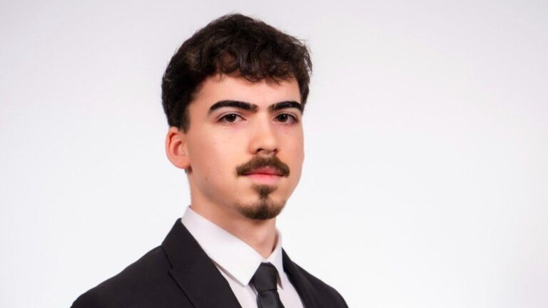 Matei Sava de la Colegiul Național „Eudoxiu Hurmuzachi” din Rădăuți este singurul elev din județ care a obținut media 10 la examenul de Bacalaureat
