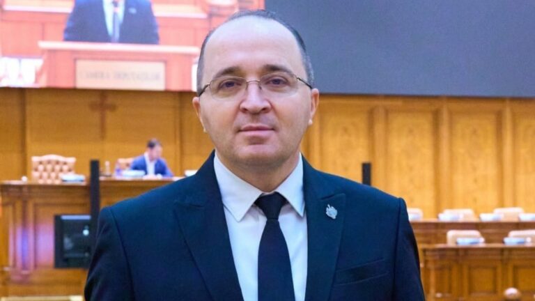 Deputatul Petru Negrea: „ România ar fi trebuit să celebreze echilibrul democratic și siguranța pe care doar respectarea regulilor fundamentale o poate oferi”
