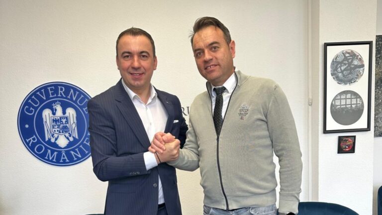Poiana Stampei face pasul spre administrația digitală. Contractul a fost semnat de primarul Viluț Mezdrea în prezența ministrului Economiei, Bogdan Ivan Gruia: „Digitalizarea înseamnă respect pentru timpul oamenilor și eficiență în administrație”