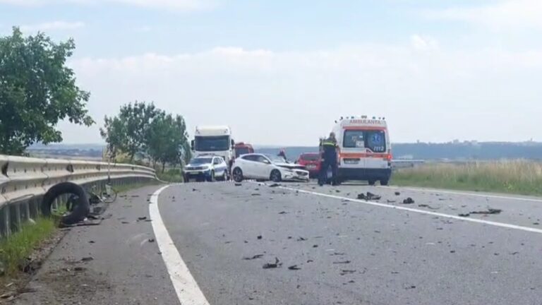 Accident grav provocat pe DN17 de o tânără de 18 ani. O familie întreagă din Bosanci a fost rănită într-un accident rutier produs în apropiere de Zidul „Morții”