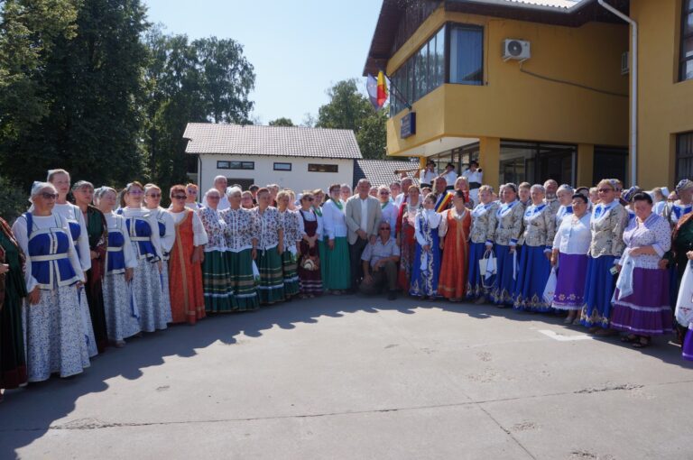 Tradițiile rușilor lipoveni au umplut de culoare și emoție Mitocu Dragomirnei: „Cultura rușilor lipoveni este vie, autentică, și merită să fie promovată cu mândrie”