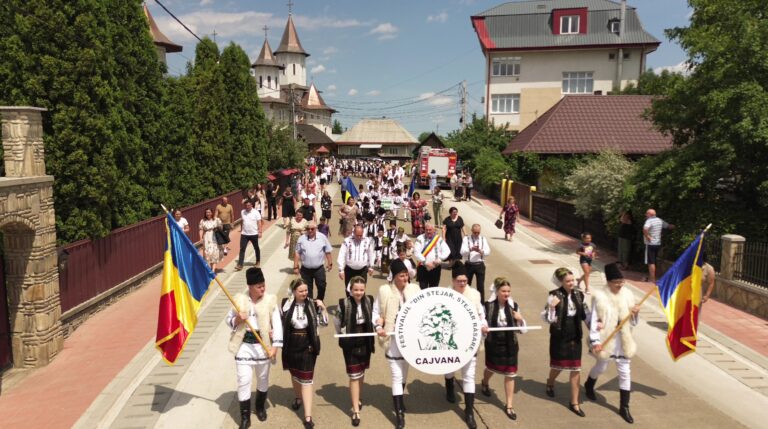 Cajvana a sărbătorit cu fast Zilele orașului la a XI-a ediție a festivalului „Din stejar, stejar răsare”: „Suntem obligați să ne păstrăm tradițiile și obiceiurile și să le promovăm mai departe”