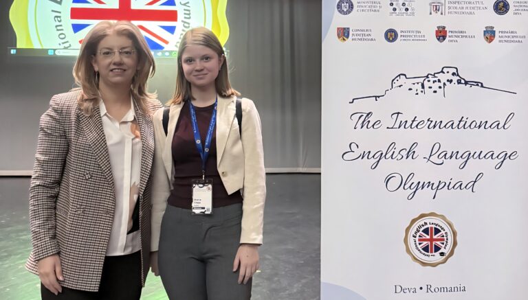 Eleva Diana Clepș, de la Colegiul Național „Petru Rareș” Suceava, reprezintă România la Olimpiada Internațională de Limba Engleză