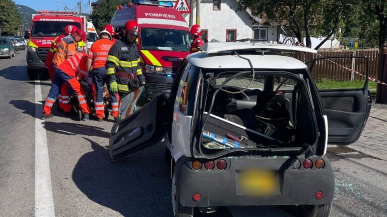 Un bătrân a murit după ce s-a izbit cu motocicleta în mașina condusă de un italian pe o stradă din Câmpulung Moldovenesc
