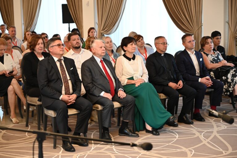 Zilele Culturii Polone la Suceava – tradiție, dialog și punți între popoare: „Pentru noi este o mare bucurie să aducem, prin tradițiile și cultura noastră poloneză, o pată de culoare în spațiul cultural românesc și bucovinean”
