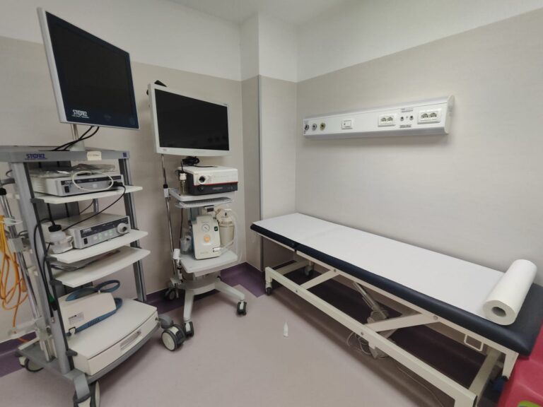 Spitalul Județean Suceava a finalizat lucrările de amenajare a noului laborator de endoscopie digestivă superioară din cadrul Ambulatoriului de Pediatrie