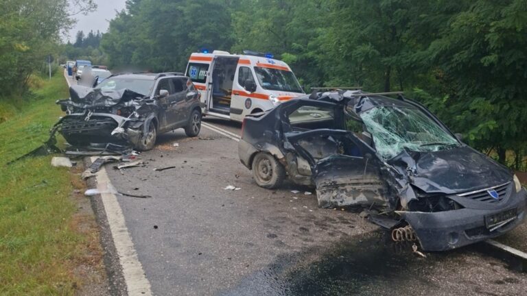 O tânără de 25 de ani și-a pierdut viața, iar trei persoane au ajuns la spital în urma unui accident violent produs la Păltinoasa