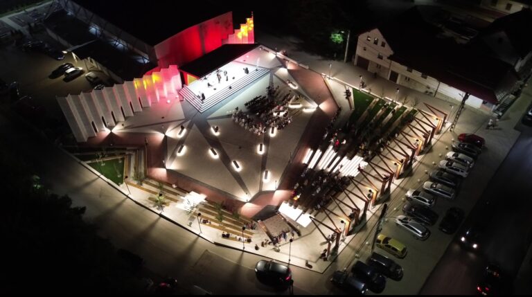 „Grădini muzicale” s-a încheiat la Marginea cu spectacolul „O poveste de odinioară”: „Marginea a devenit capitala muzicii pentru o seară”