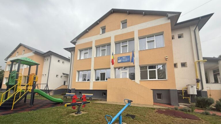 Lucrările de modernizare a Grădiniței Speciale din Fălticeni au fost recepționate: „Este o investiție pentru copiii cu dizabilități și pentru șansa lor la un viitor mai bun, dar și pentru cadrele didactice și personalul care îi sprijină zi de zi”