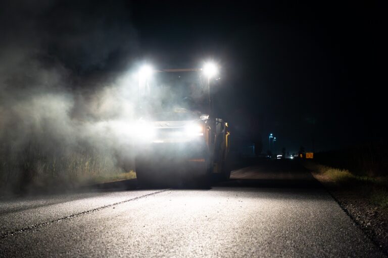 Gheorghe Șoldan a fost prezent pe DN 17, între Marginea și centura Rădăuțiului, acolo unde se toarnă un covor asfaltic pe un tronson de peste 6 kilometri: „Lucrările se fac doar noaptea, pentru a nu bloca traficul din zonă”