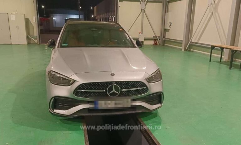 Un polonez a încercat să iasă din România, prin Vama Siret, la volanul unei mașini furate