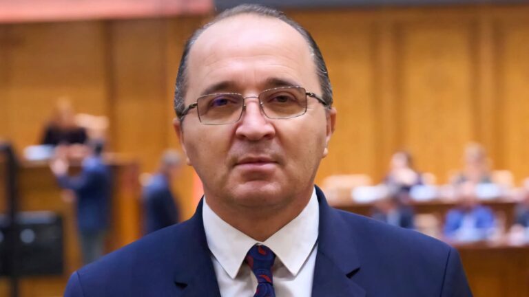 Deputatul Petru Negrea: „România nu poate rămâne tăcută în fața eliminării limbii române din școlile din regiunea Cernăuți. Cer intervenție imediată la nivel înalt”