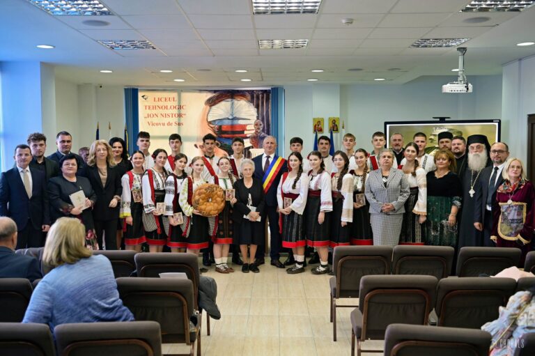 Emoție și recunoștință la Liceul Tehnologic „Ion Nistor” din Vicovu de Sus. Comunitatea l-a comemorat pe marele istoric bucovinean, la 63 de ani de la trecerea la cele veșnice: „Avem datoria să îi cinstim memoria”