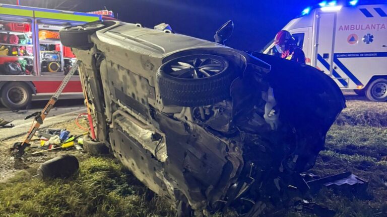 Accident grav produs la Dărmănești de un TIR-ist care nu s-a asigurat corespunzător la pătrunderea de pe un drum secundar