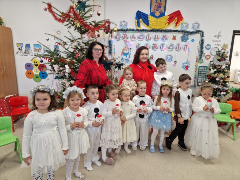 Moș Crăciun a ajuns la copiii din școlile și grădinițele din Berchișești: „Sunt convinsă că toți copiii din comuna noastră merită din plin o vacanță frumoasă și binemeritată, pentru a începe noul an cu forțe proaspete”