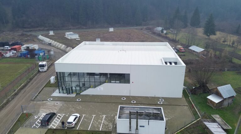 Noua sală de sport din comuna Frumosu, o investiție de 2 milioane de euro, a fost recepționată: „Ne dorim ca tinerii să aibă acces la condiții moderne pentru dezvoltarea lor fizică și pentru performanță sportivă”