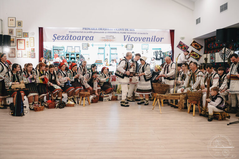 Cea de-a V-a ediție a evenimentului cultural „Șezătoarea Vicovenilor” a fost marcată momente artistice de neuitat, prezentări unice realizate în cadrul ,,orei de cultură” și meșteșuguri care au readus la viață tradițiile bucovinene
