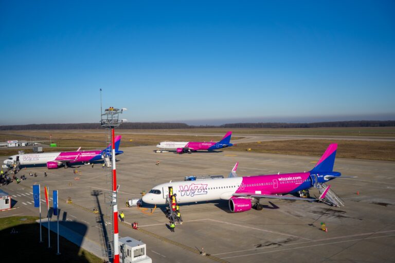 Wizz Air renunță pe timpul iernii la zborurile de pe Aeroportul Suceava spre Birmingham și Larnaca, iar cursele spre Karlsruhe, Bologna și Veneția Treviso se încheie la jumătatea lunii decembrie