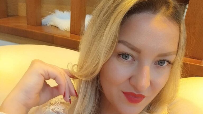 Contradicțiile din declarațiile concubinei primarului Radu Reziuc de la Mitocu Dragomirnei. De la „Ne-a pus cu fața în jos pe pat. Ne-a legat la mâini” la „A stins luminile. Ne-am luat în brațe una pe cealaltă”