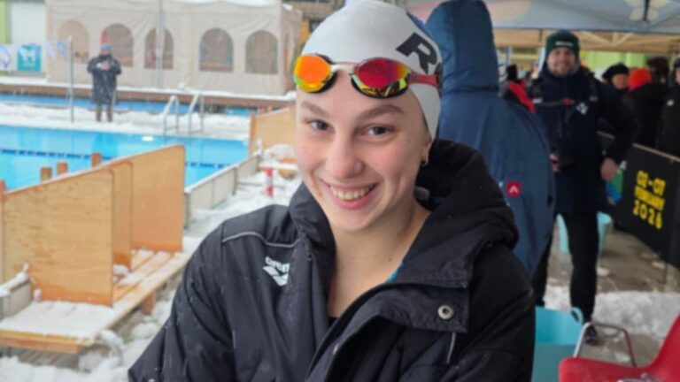 Daria Silișteanu de la Colegiul Național „Nicu Gane” Fălticeni a cucerit medalia de aur la Campionatele Europene de înot în ape înghețate