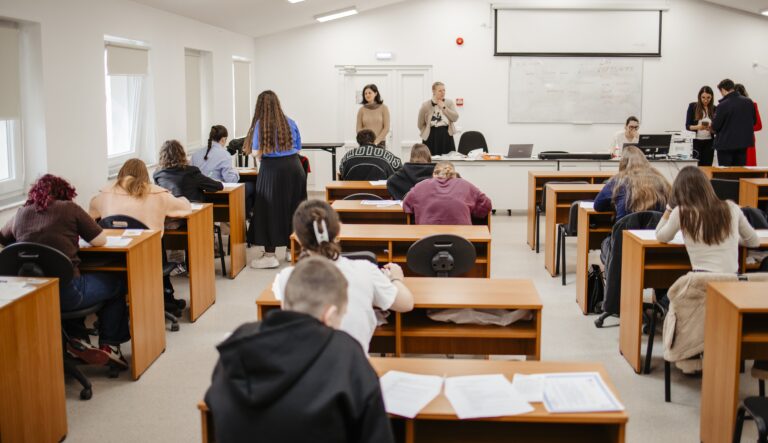 Elevi din șase județe au participat la Concursul „Student pentru o zi”, organizat de USV