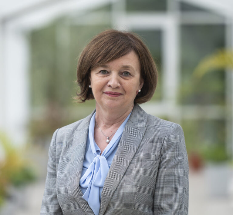 Gabriela Prelipcean îl va înlocui pe ministrul Mihai Dimian la conducerea USV