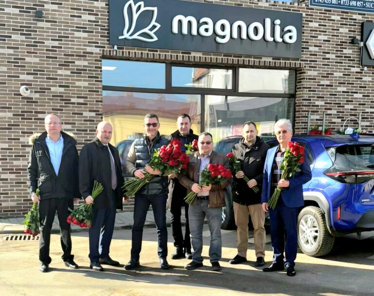 Membrii PSD au oferit flori de 8 Martie doamnelor din Suceava, Rădăuți și Fălticeni