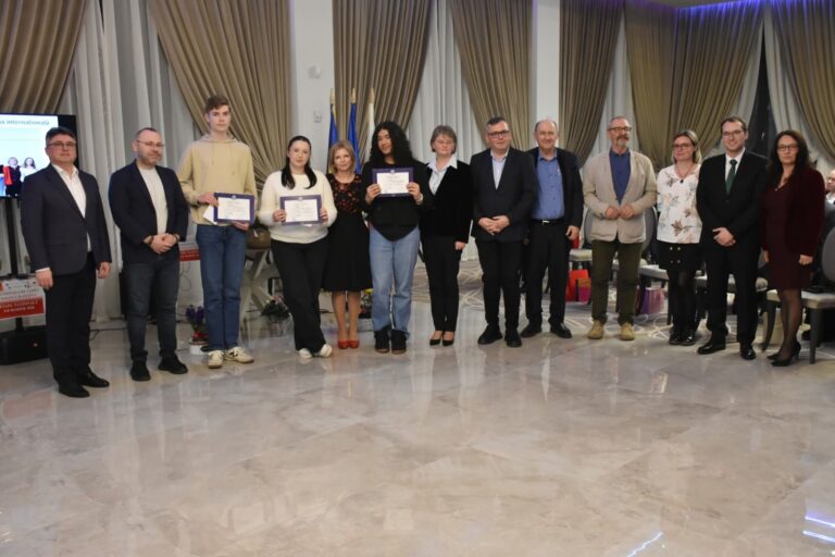 Trei elevi din județul Suceava vor participa la Olimpiada de limba și literatura polonă, etapa internațională, organizată în Polonia, la Varșovia