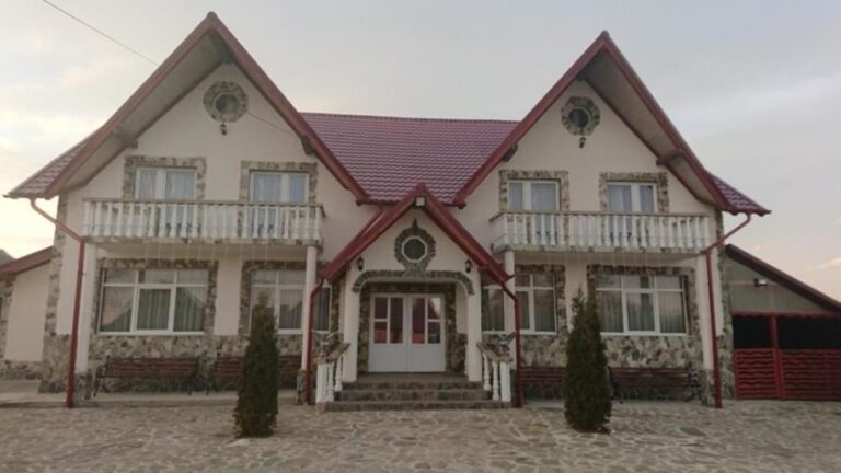 Instalație clandestină de curent electric descoperită la Pensiunea Perla Călugăriței din Horodnic de Jos